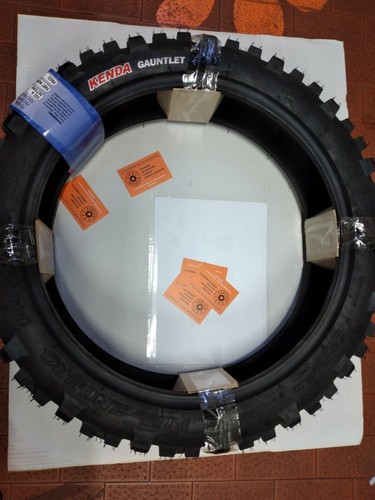 Copertone pneumatico gomma - pneumatico,